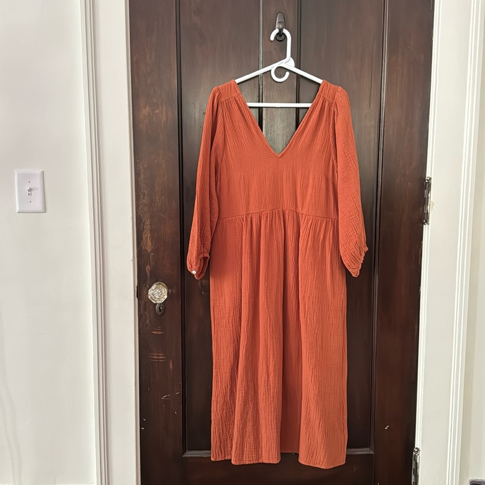 Burnt clay light-spun midi v-neck dress. New without tags, never worn. Size M